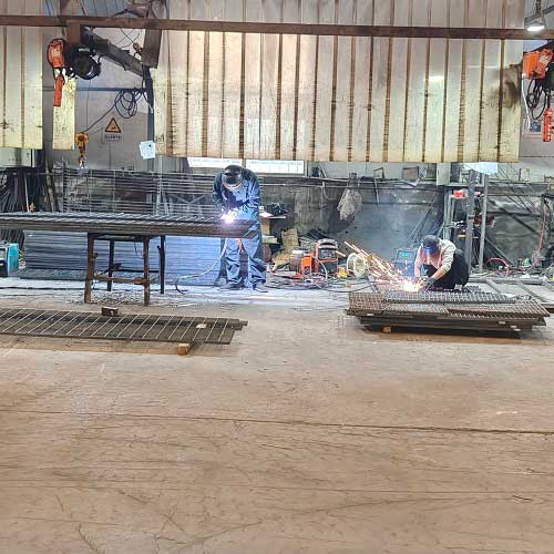 精準選型指南：選擇不同規格的平臺鋼格柵板