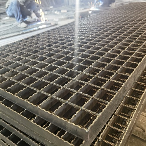 提升工業平臺安全性：防滑承重強齒型鋼格柵鋼格板