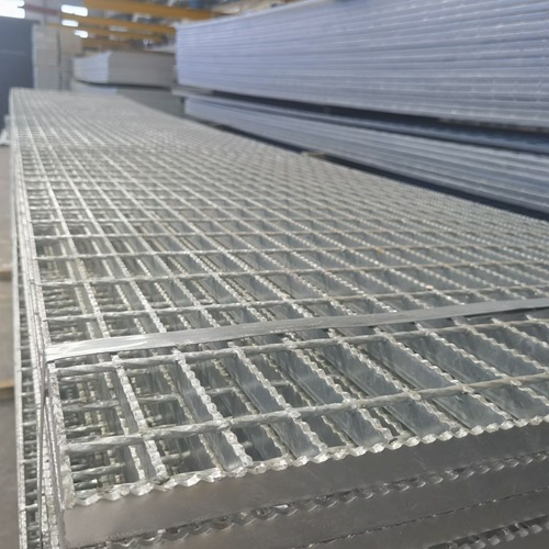 鋼格柵對比傳統材料，優勢竟有這么多？