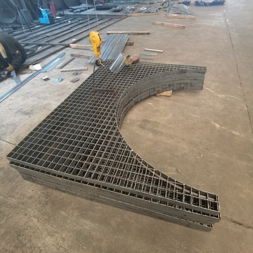 數據中心地板居然也用鋼格板