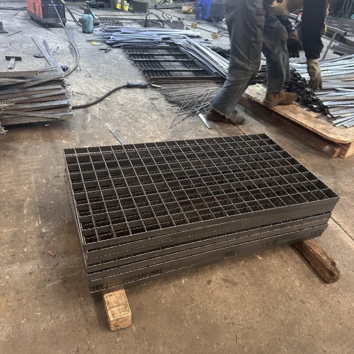 鋼格柵板為什么越來(lái)越受工程項(xiàng)目歡迎